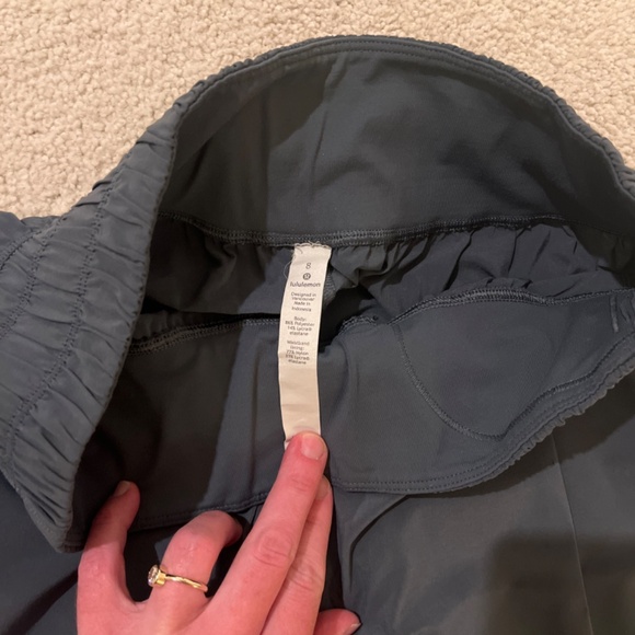 Hunter green lululemon joggers! - Picture 6 of 6